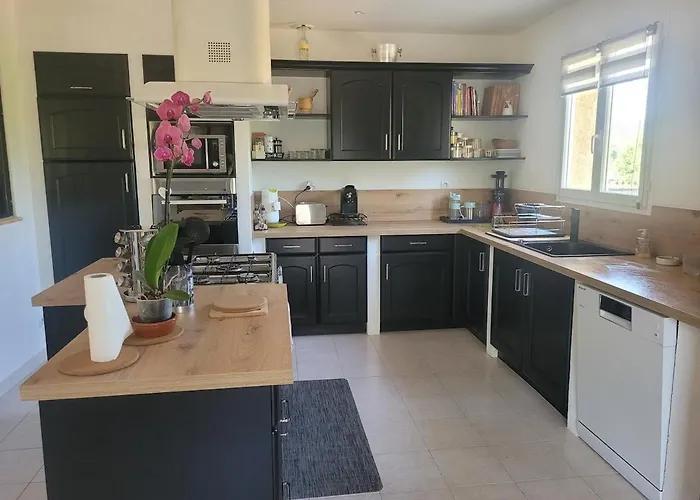 Villa 2 Avec Piscine Et Aigaliers