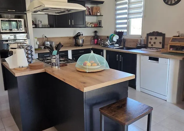 2 Avec Piscine Et Villa *